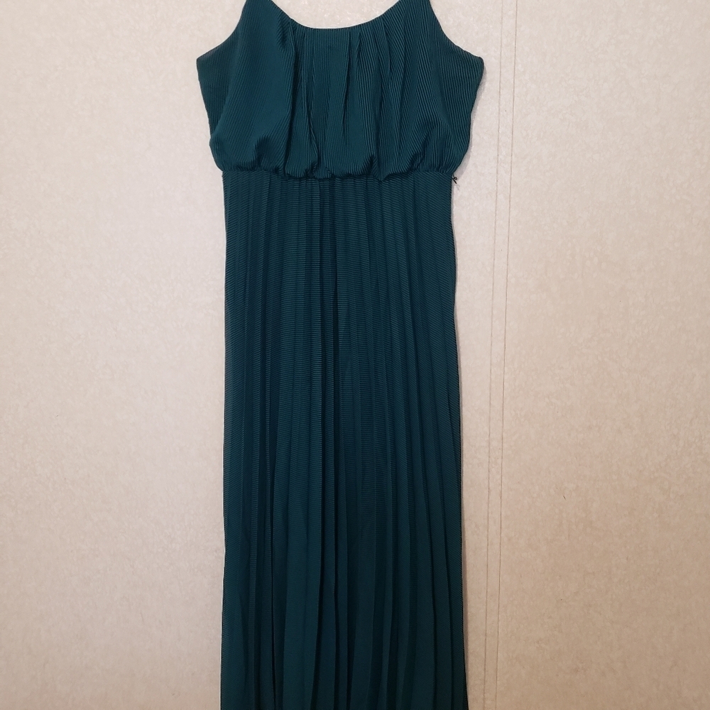MAXI EMERALD GREEN PLEATED DRESS..SIZE 16